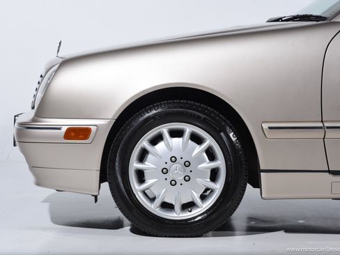 Used 2001 Mercedes-Benz E 320 Sedan image 16