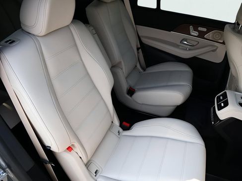 New 2026 Mercedes-Benz GLS 450 4MATIC image 15