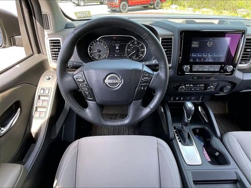 Used 2024 Nissan Frontier SV w/ SV Convenience Package AWD/4WD image 16
