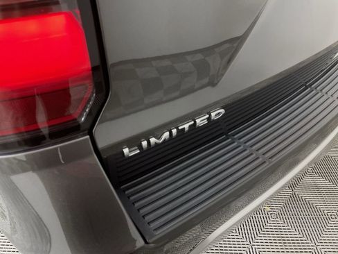 Used 2021 Ford Expedition Max Limited image 32