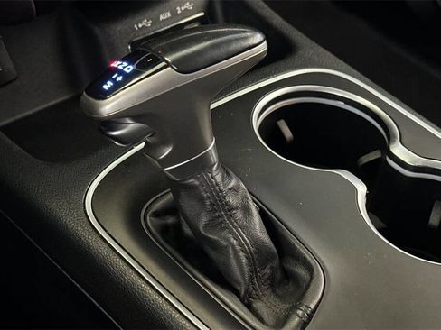 Used 2020 Dodge Durango SXT image 22