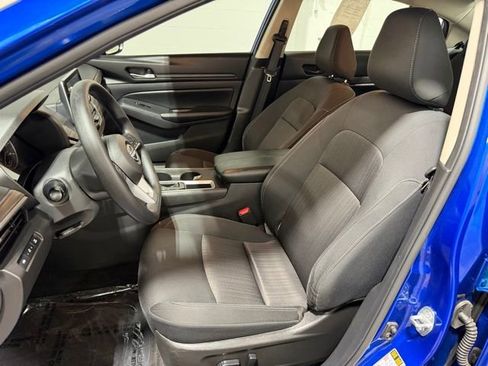 Used 2025 Nissan Altima 2.5 SV FWD image 22