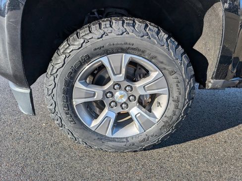 Used 2017 Chevrolet Colorado Z71 image 11