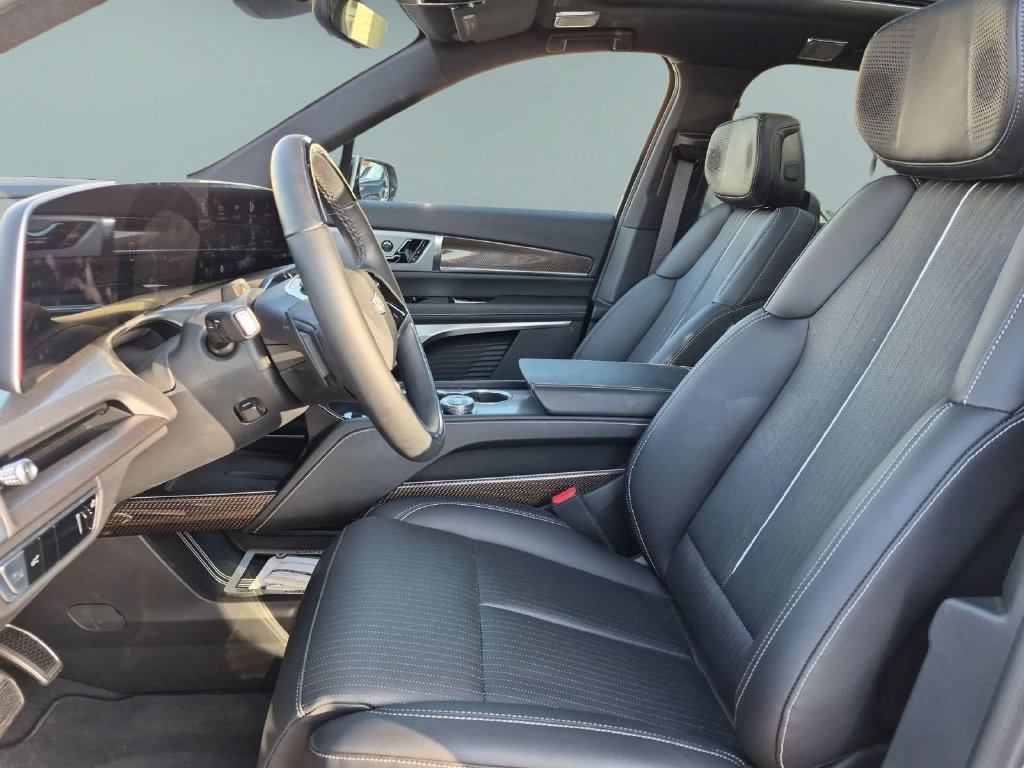 Certified 2026 Cadillac Vistiq Luxury AWD/4WD image 16