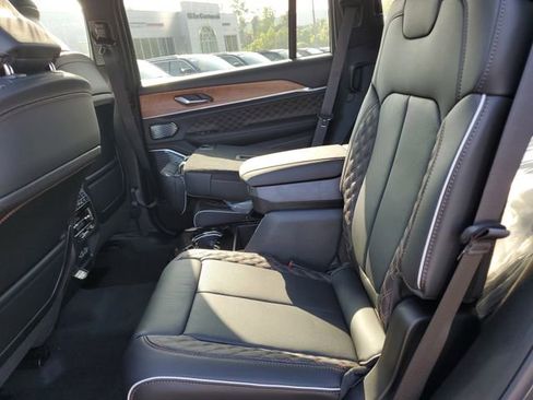 New 2025 Jeep Grand Cherokee L Summit image 17