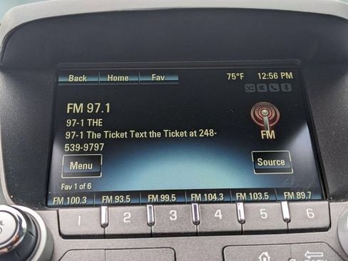 Used 2017 Chevrolet Equinox LS FWD image 22