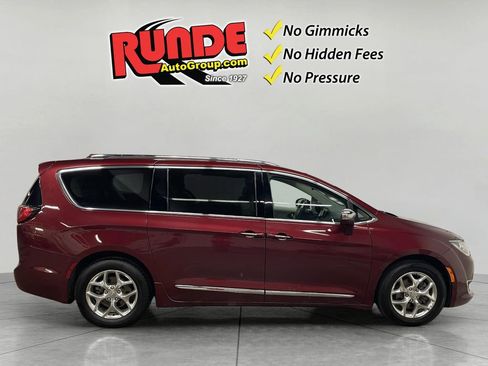Used 2018 Chrysler Pacifica Limited FWD image 6