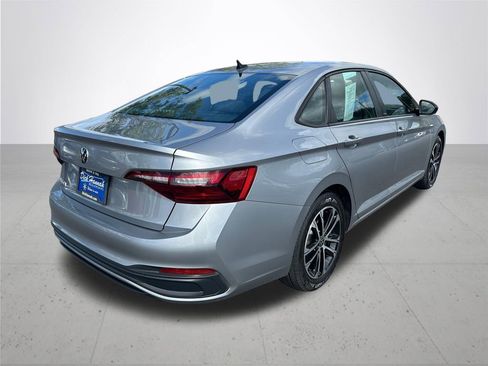 Used 2024 Volkswagen Jetta Sport image 7