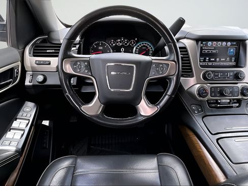 Used 2020 GMC Yukon Denali w/ Denali Ultimate Package RWD image 8