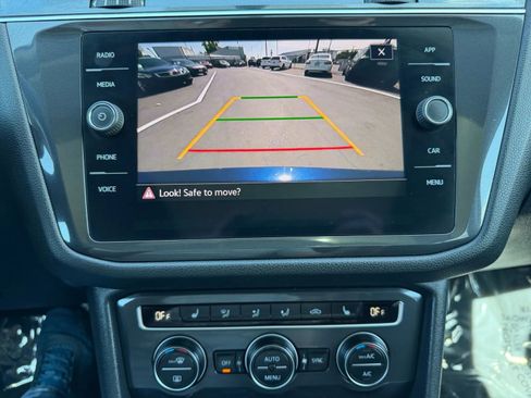 Used 2021 Volkswagen Tiguan SE FWD image 13