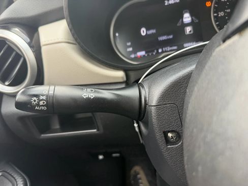 Used 2021 Nissan Versa SV image 16