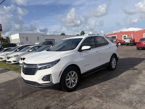 Used 2022 Chevrolet Equinox LT FWD image 1