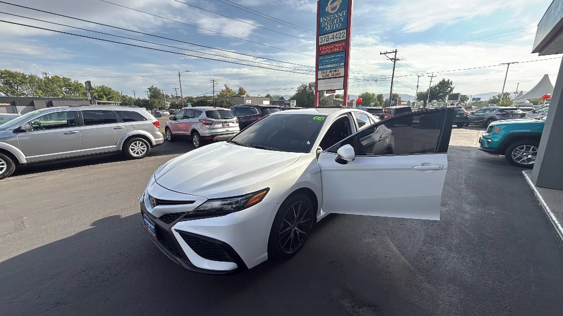Used 2024 Toyota Camry SE FWD image 15