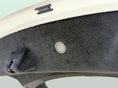 Used 2025 Tesla Model S image 17