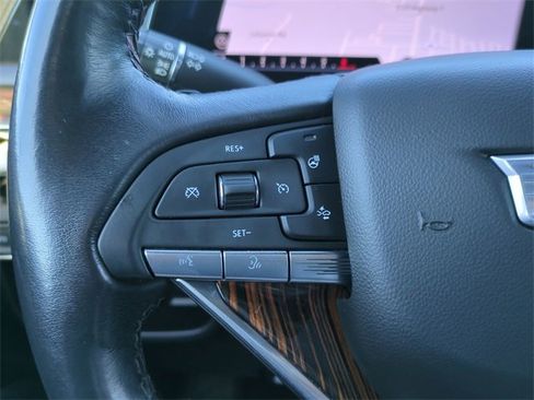 Used 2022 Cadillac Escalade ESV Premium Luxury image 31