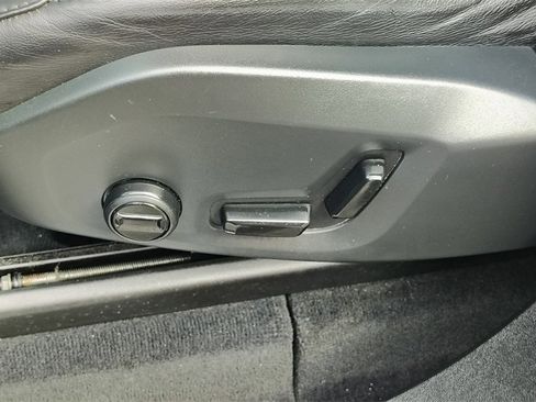 Certified 2022 Volvo XC90 T5 Momentum w/ Climate Package image 10