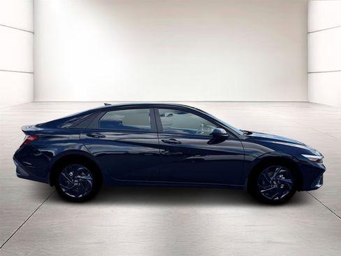 New 2026 Hyundai Elantra Sport image 9