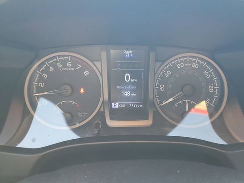 Used 2020 Toyota Tacoma TRD Off-Road w/ Technology Package AWD/4WD image 20