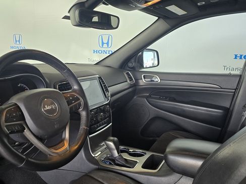 Used 2019 Jeep Grand Cherokee Altitude image 10