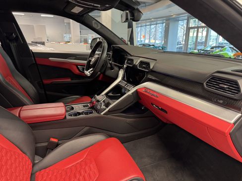 Used 2020 Lamborghini Urus image 25