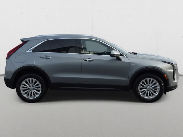 Certified 2024 Cadillac XT4 Luxury w/ Cold Weather Package AWD/4WD image 4