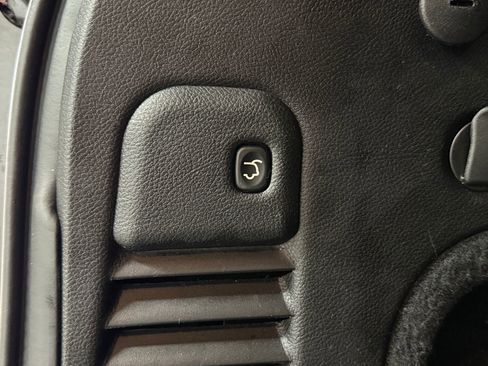 Used 2020 Jeep Grand Cherokee Limited w/ Luxury Group II image 37