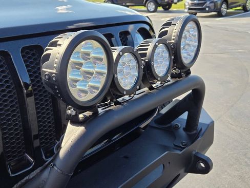 Used 2019 Jeep Wrangler Sport AWD/4WD image 20