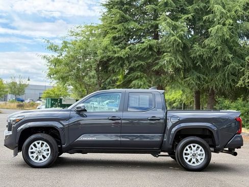 Certified 2025 Toyota Tacoma SR5 AWD/4WD image 2