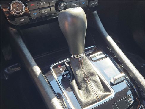 Certified 2022 Jeep Compass Limited image 32