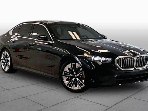 Used 2024 BMW 530i w/ Premium Package RWD image 2