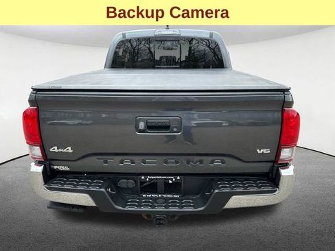 Used 2022 Toyota Tacoma SR5 AWD/4WD image 9