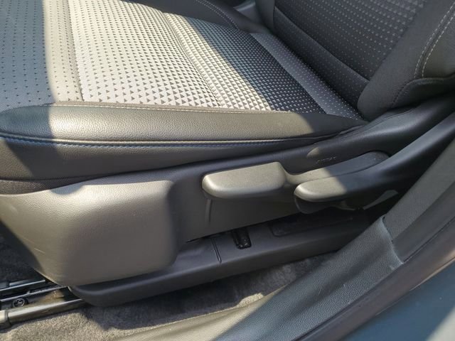 Used 2025 Chevrolet Trax LT FWD image 12