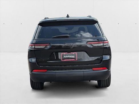 New 2025 Jeep Grand Cherokee L Altitude image 8