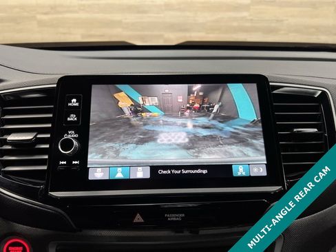 Used 2025 Honda Ridgeline Sport image 9