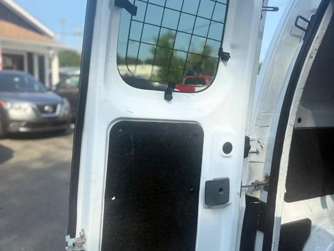 Used 2017 Nissan NV200 S FWD image 19