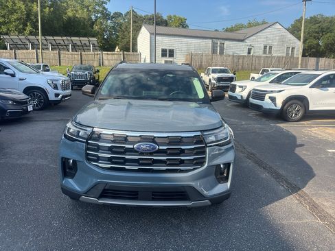 Used 2025 Ford Explorer Active w/ Active Comfort Package AWD/4WD image 3