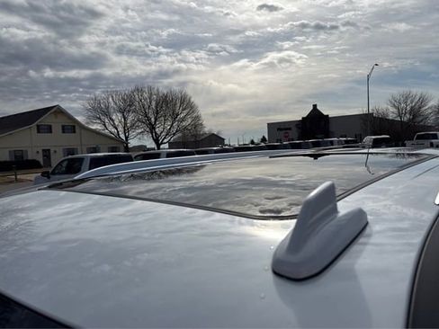 Used 2023 GMC Yukon Denali w/ Denali Reserve Package image 11