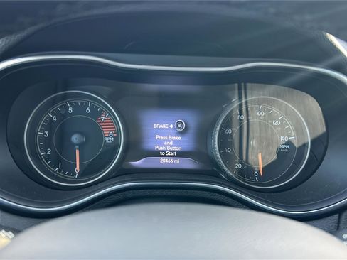 Used 2021 Jeep Cherokee Limited image 15