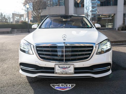 Used 2018 Mercedes-Benz S 560 4MATIC Sedan w/ Premium Package image 2