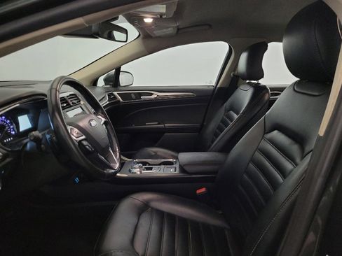 Used 2019 Ford Fusion SEL FWD image 17
