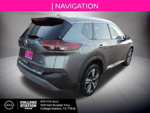 Used 2021 Nissan Rogue SL w/ Premium Package image 4