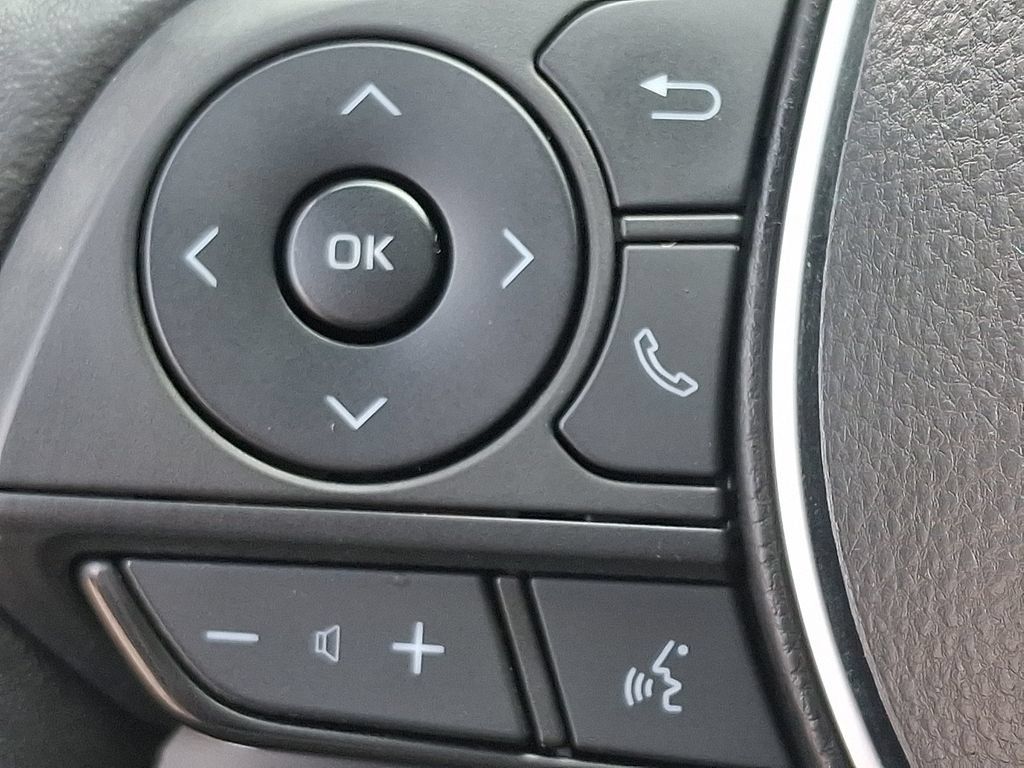 Used 2022 Toyota RAV4 XLE w/ Convenience Package AWD/4WD image 22