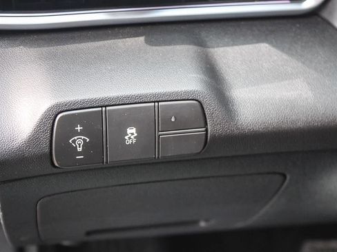 Certified 2024 Hyundai Elantra SEL FWD image 28