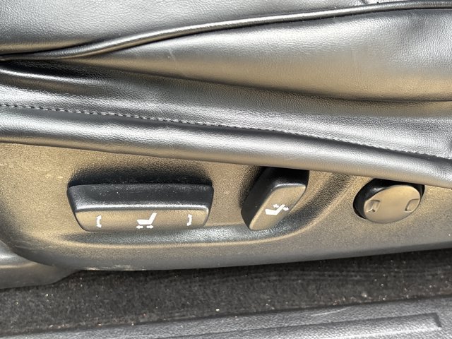 Used 2020 Toyota 4Runner SR5 AWD/4WD image 18