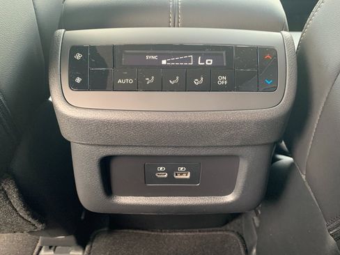 New 2025 Nissan Pathfinder SL image 20