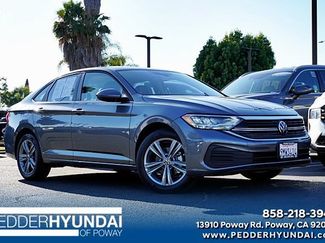 Used 2024 Volkswagen Jetta SE FWD video 1