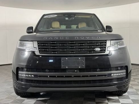 Used 2025 Land Rover Range Rover SE AWD/4WD image 12