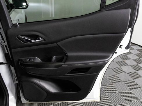 Certified 2023 GMC Acadia SLT image 40