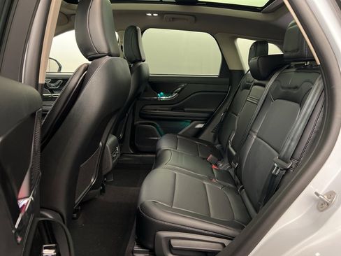 New 2026 Lincoln Corsair Reserve image 32