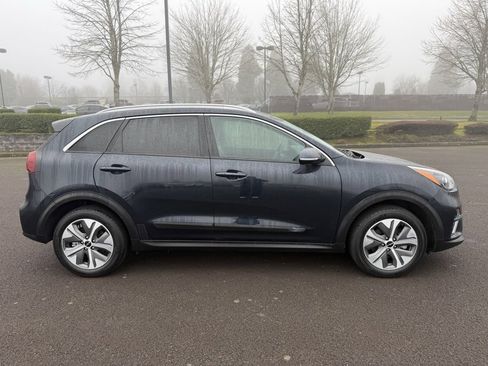 Used 2022 Kia Niro EX w/ Cold Weather Package image 9